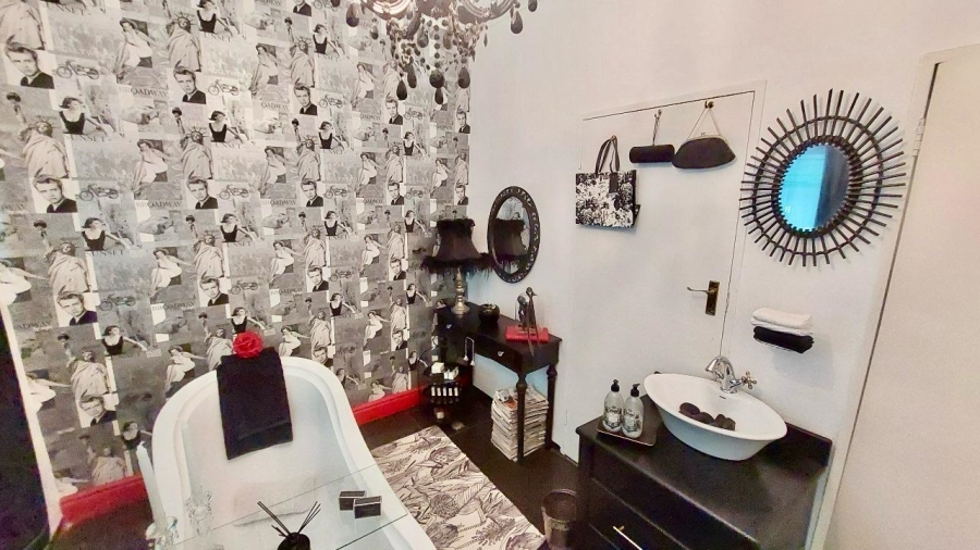 3 Bedroom Property for Sale in De Kuilen Western Cape